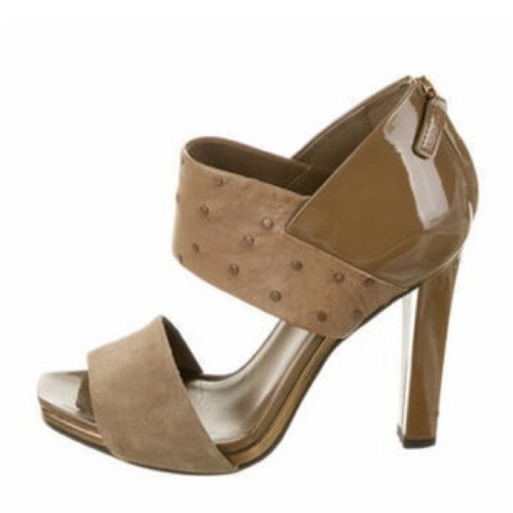 Gucci Taupe Suede Patent leather
Ostrich open toed heels